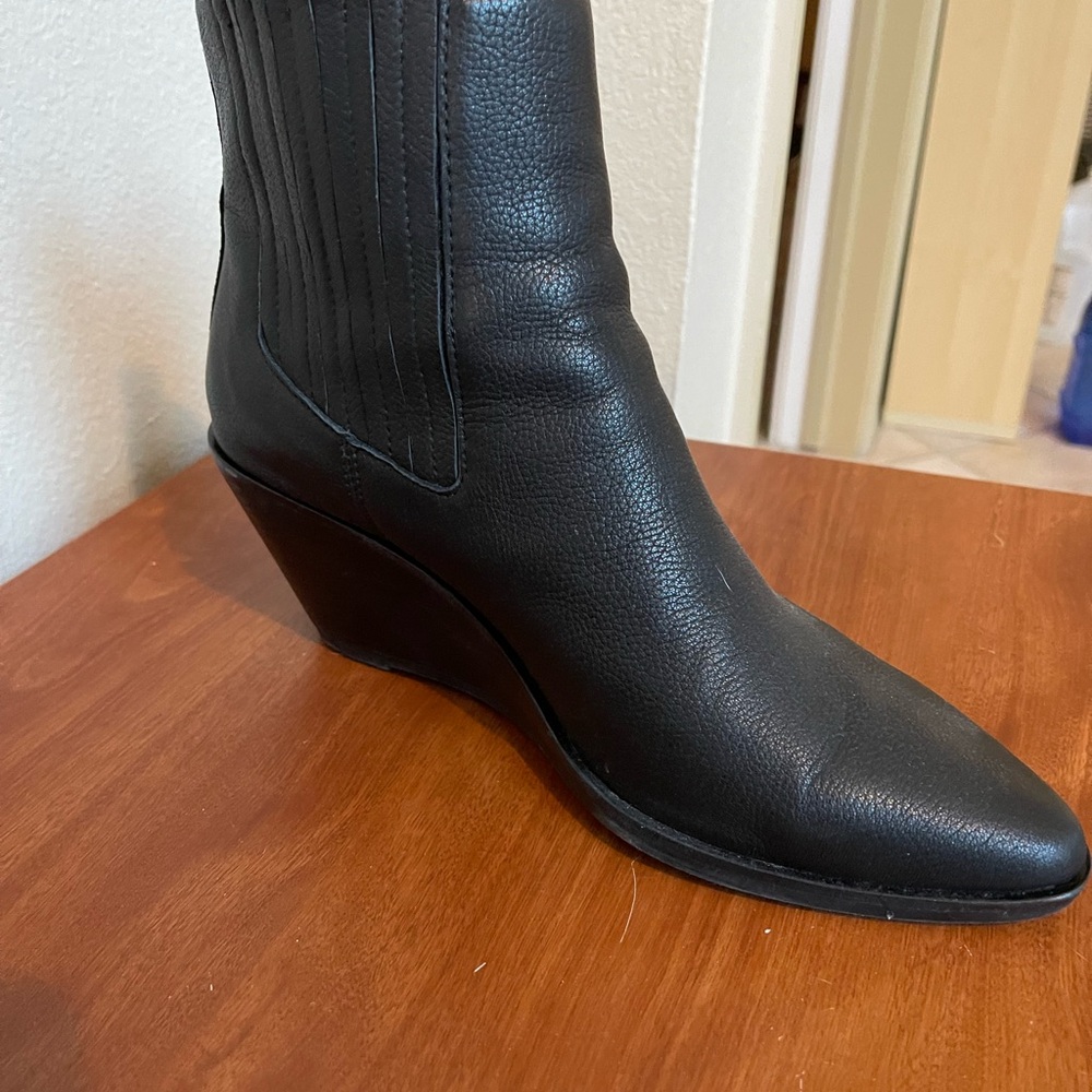 Treasure&Bond Black leather Woman’s Wedge Ankle Boots Size 9